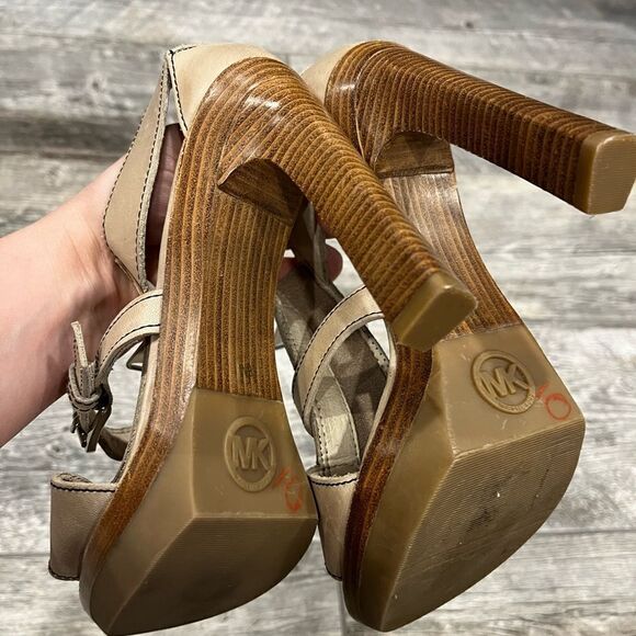 Michael Kors Tan Heels - Picture 4 of 12